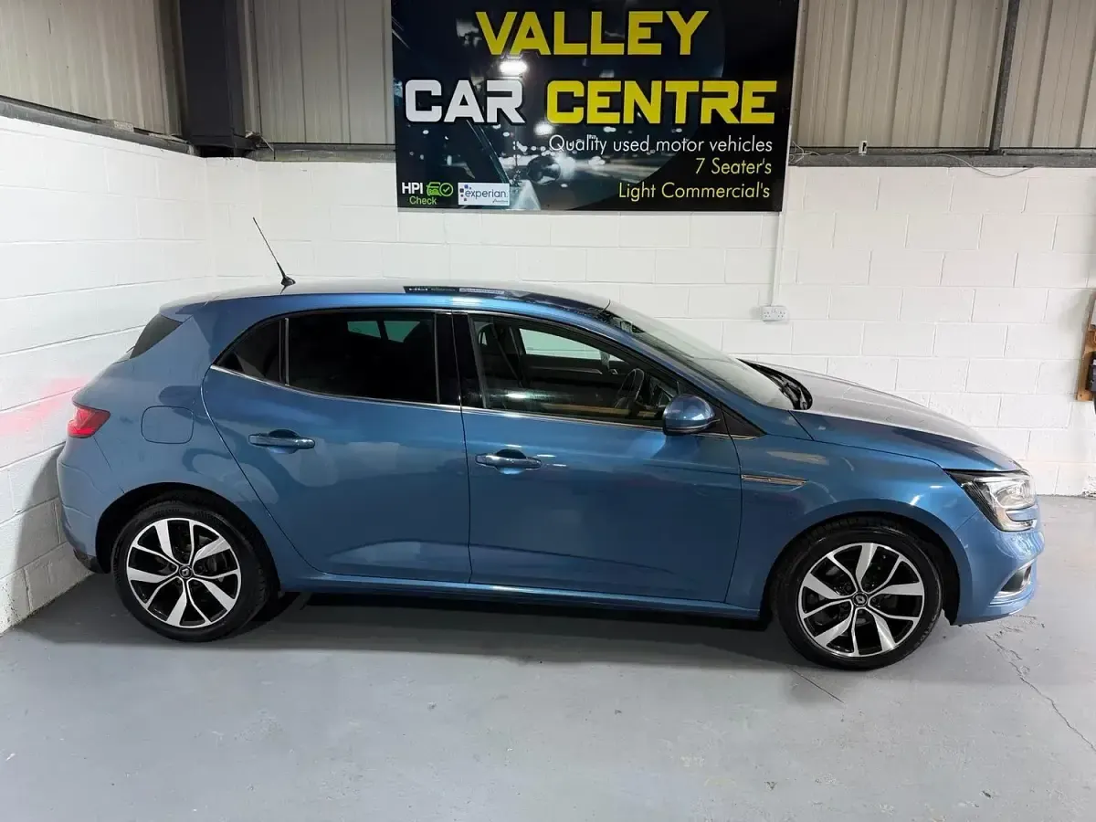 Used Renault Mégane Iconic 2019 Blue Hatchback