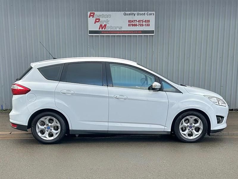 Used Ford C-MAX Zetec 115 HP (84 kW) 2015 White MPV