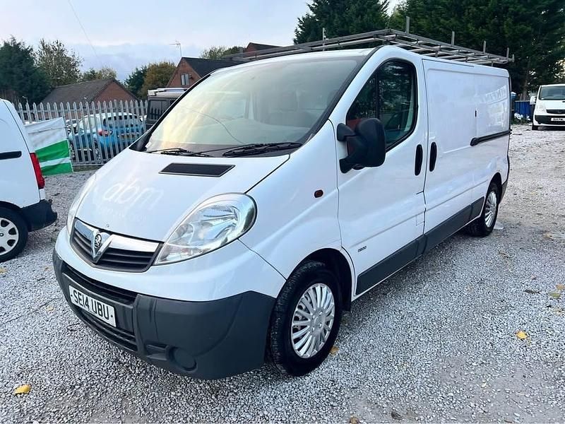 White Used 2014 Vauxhall Vivaro Van | £4,550 (Fair price) - Image 1/4