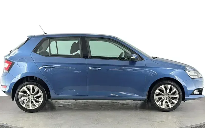 Used Skoda Fabia SE Drive 60 HP (44 kW) 2021 Blue Hatchback