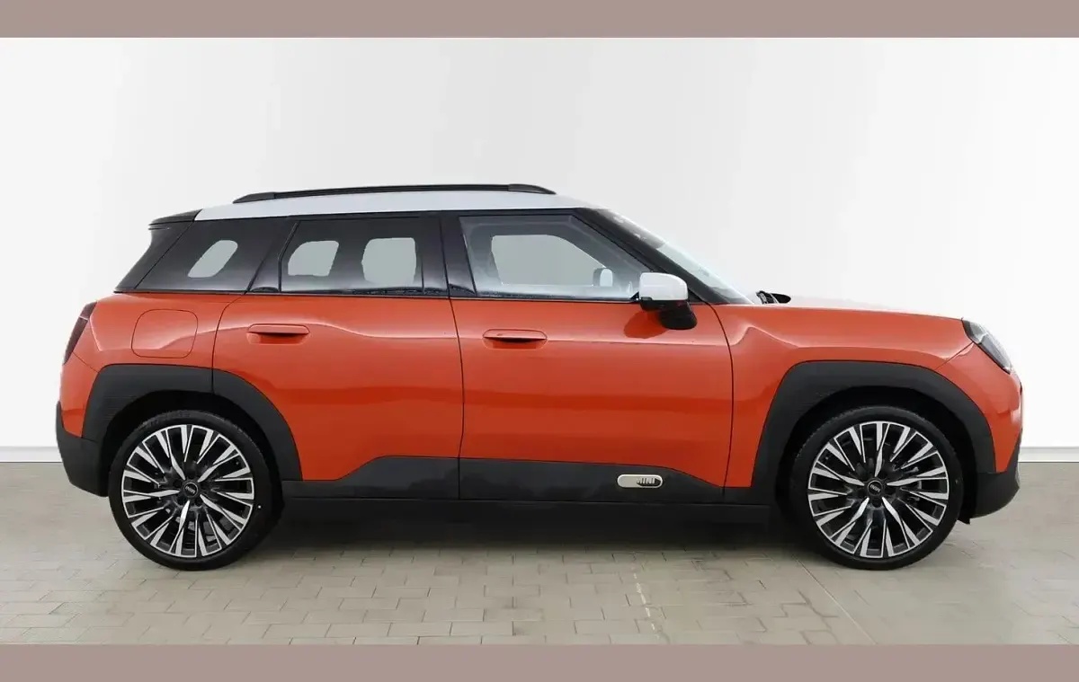 Used Mini Aceman Exclusive 160 kW (218 HP) 2025 Red SUV