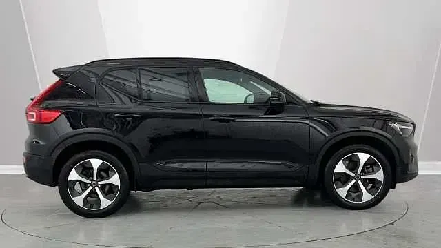 Used Volvo XC40 Plus 194 HP (142 kW) 2025 Black SUV