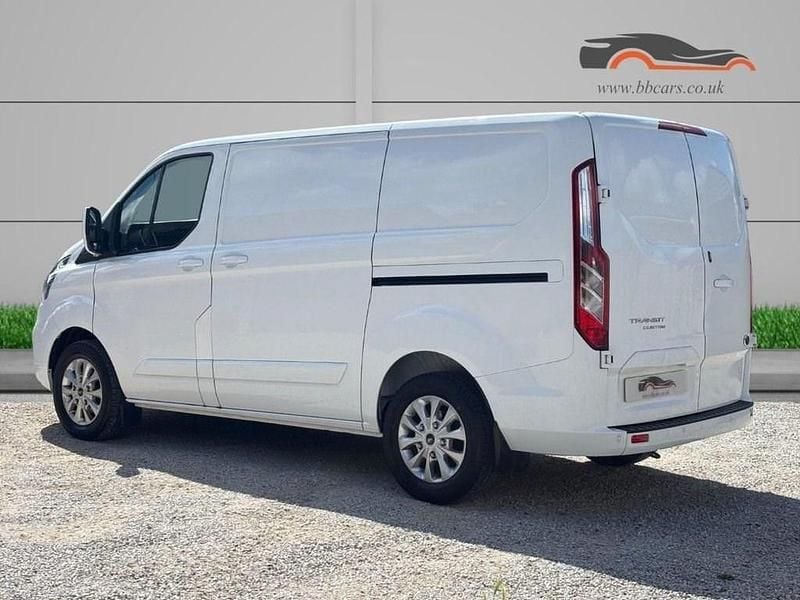 Used Ford Transit Custom Limited 130 HP (95 kW) 2022 White Van