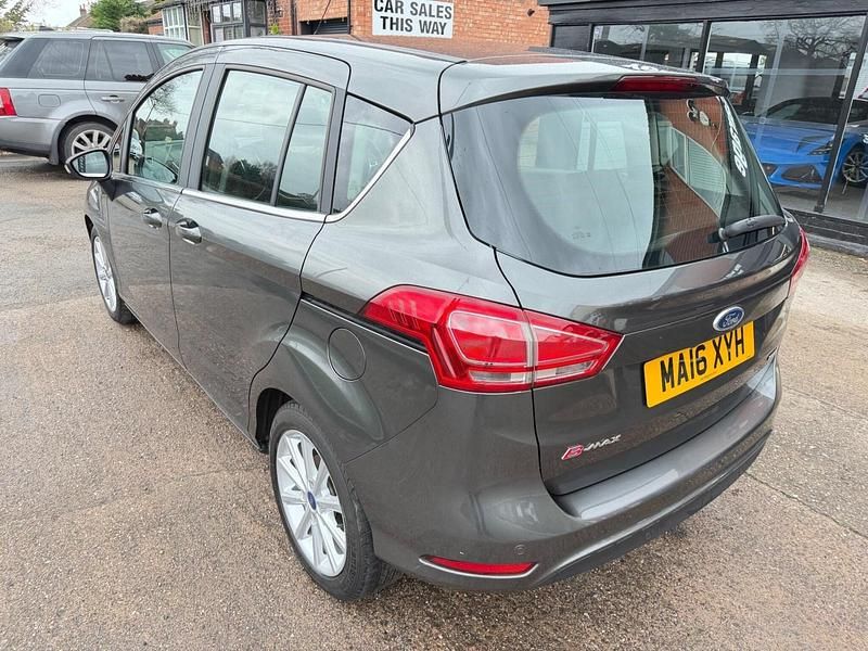 Used Ford B-MAX Titanium 100 HP (73 kW) 2016 Grey MPV