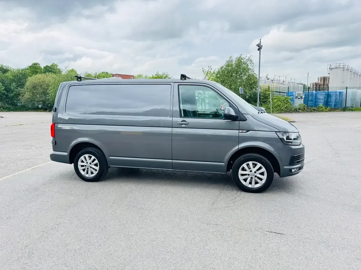Used VW Transporter Highline 150 HP (110 kW) 2019 Grey Van
