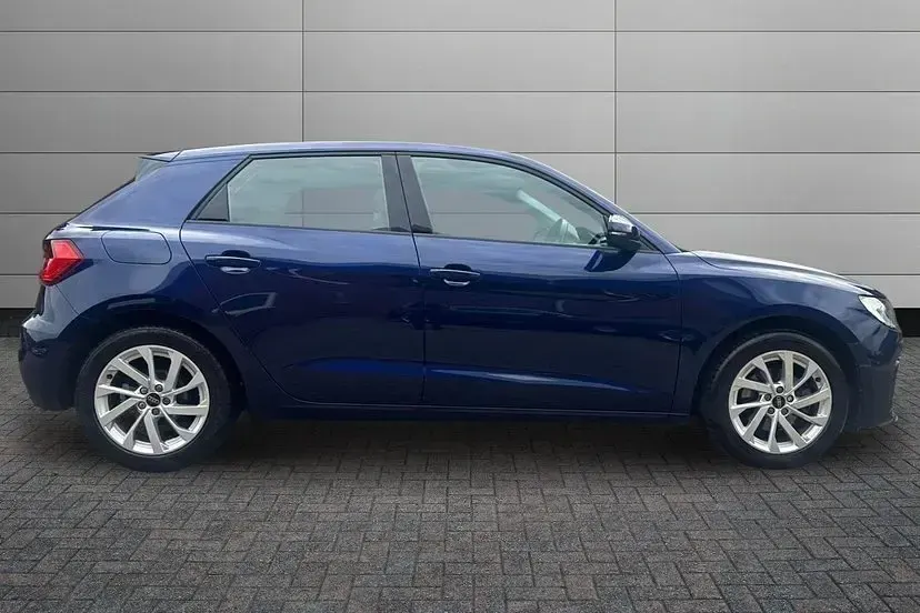 Used Audi A1 Sportback Sport 108 HP (79 kW) 2023 Navarra blue Hatchback