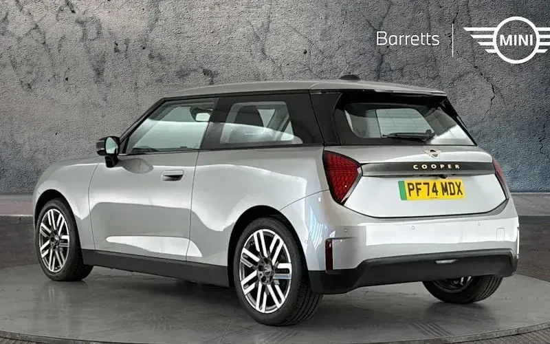 Used Mini Cooper Classic 135 kW (184 HP) 2026 Hatchback
