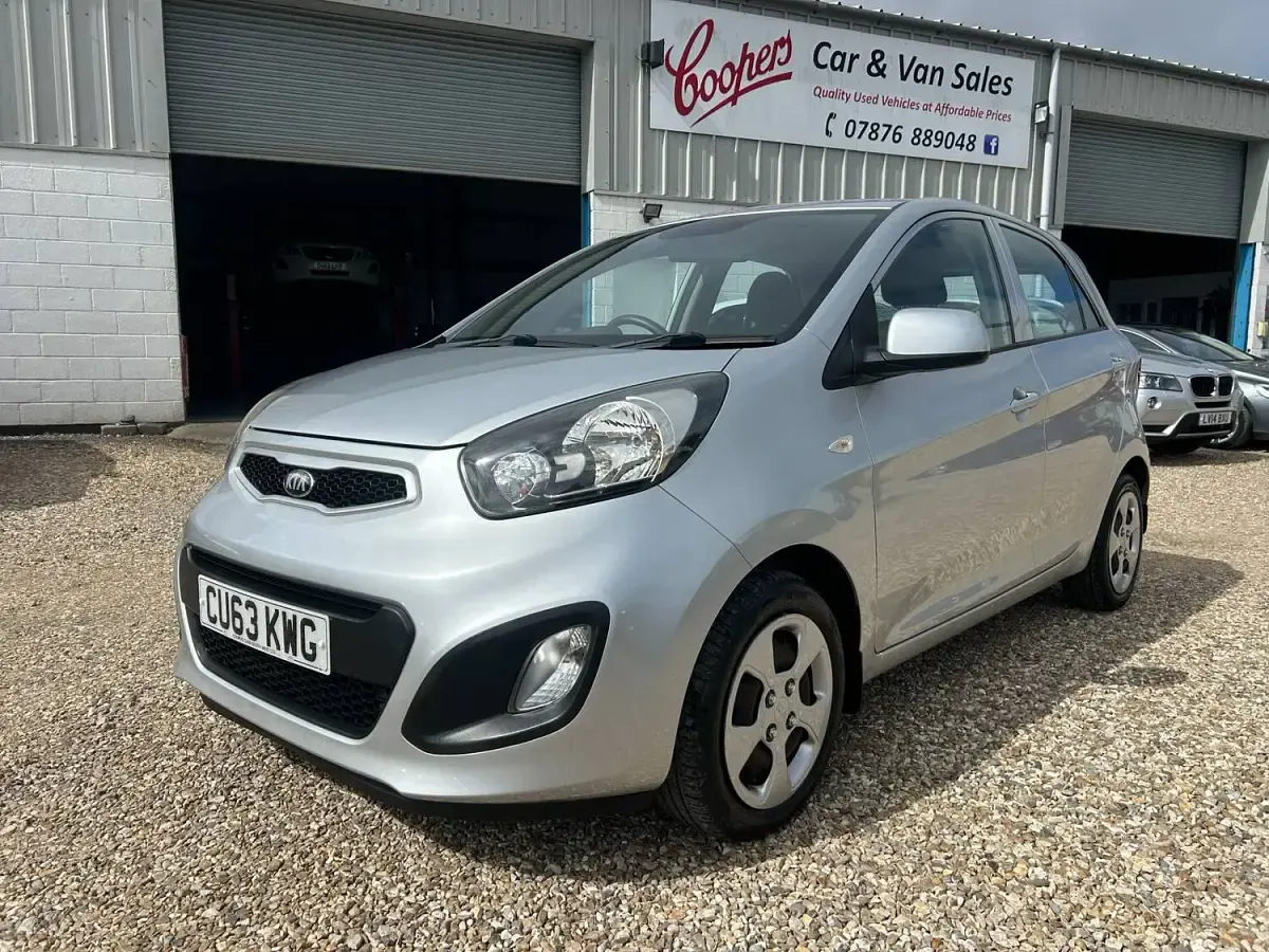 Used Kia Picanto Air 68 HP (50 kW) 2013 Silver Hatchback