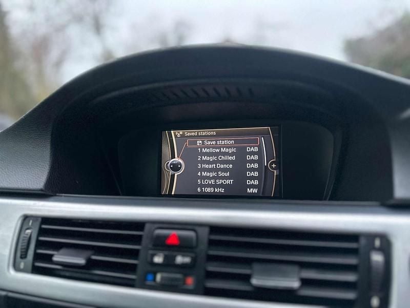 Begagnad BMW 320 Sport Line 2012 Blå Sportkupé