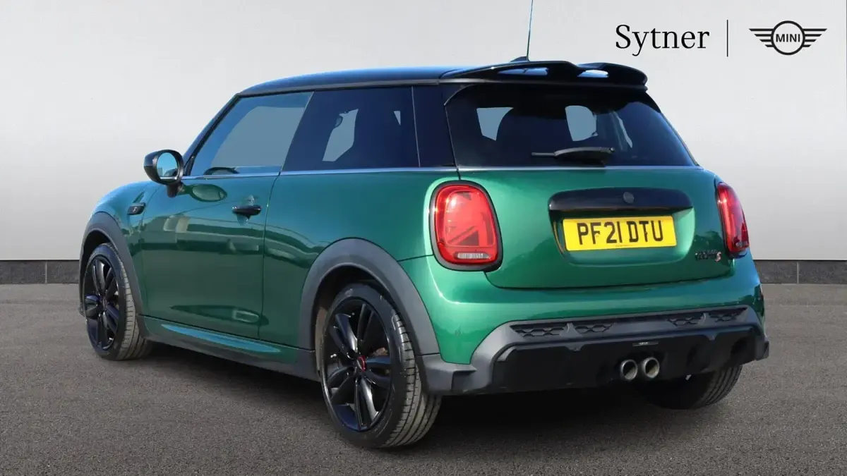 Usado Mini Cooper S Sport 192 HP (141 kW) 2021 Verde Citadino