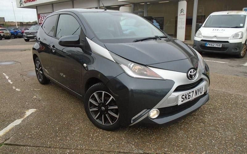 Used Toyota Aygo x-style 69 HP (50 kW) 2017 Grey Hatchback