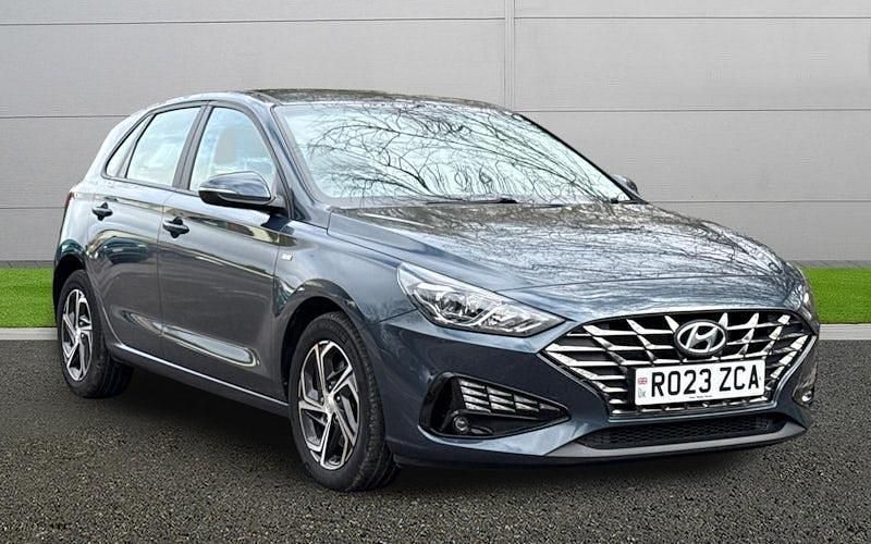 Used Hyundai i30 SE 120 HP (88 kW) 2023 Blue Hatchback