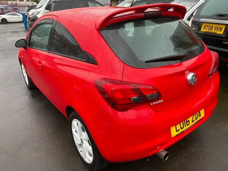 Używany Vauxhall Corsa 2016 Czerwony Hatchback