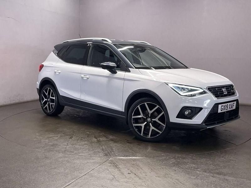 White Used 2019 Seat Arona FR Sport SUV | £11,999 (Good price) - Image 1/4