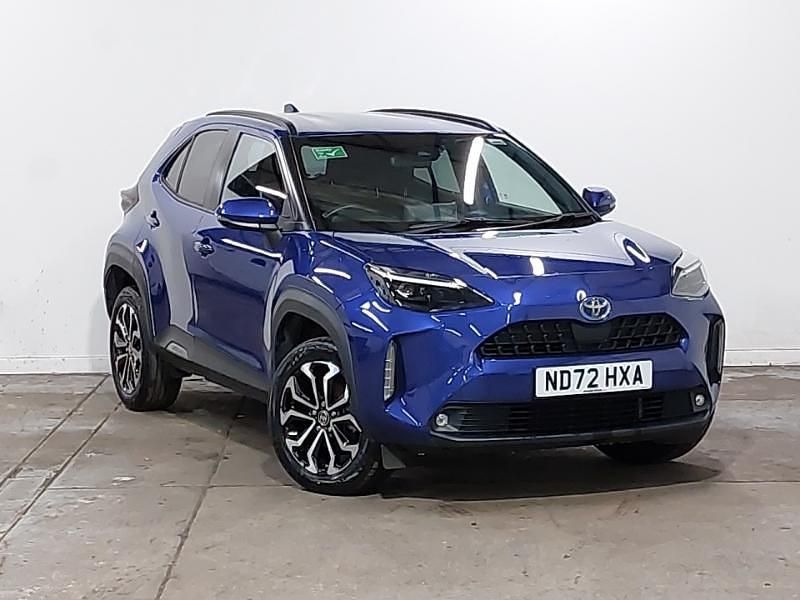 Used Toyota Yaris Hybrid Design 116 HP (85 kW) 2022 Blue Estate