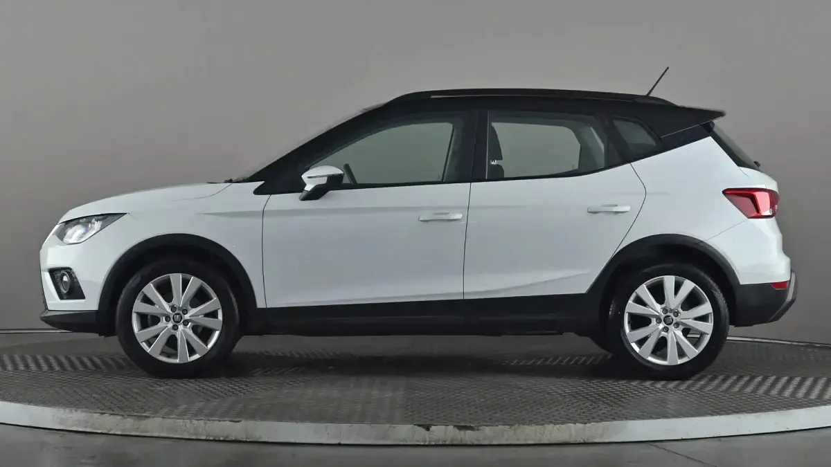 Used Seat Arona SE Technology 95 HP (69 kW) 2021 White SUV