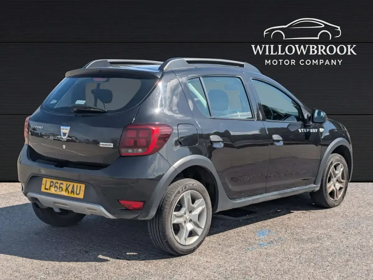 Used Dacia Sandero Lauréate 90 HP (66 kW) 2017 Black Hatchback