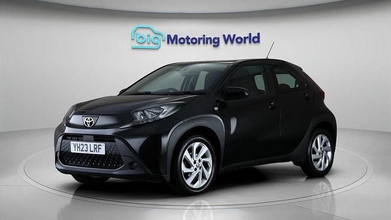 Used Toyota Aygo X PURE 72 HP (52 kW) 2023 Black SUV