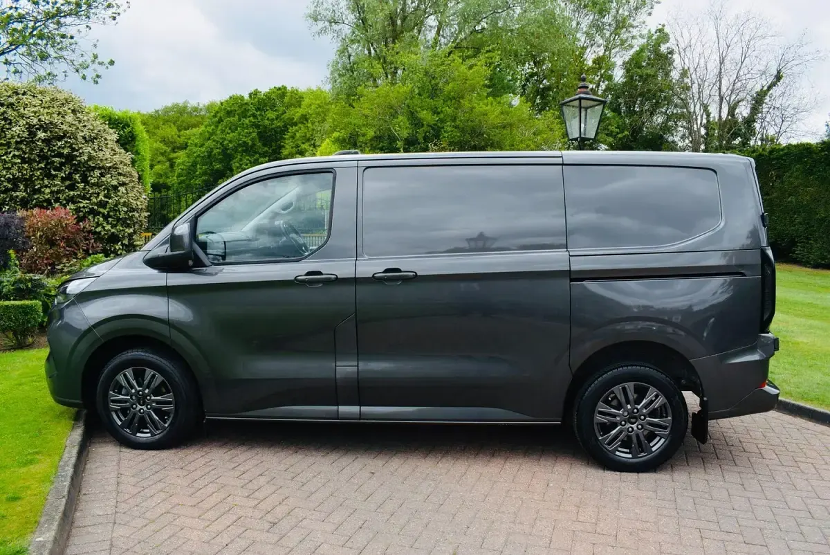 Used Ford Transit Custom Limited 170 HP (125 kW) 2025 Grey Van