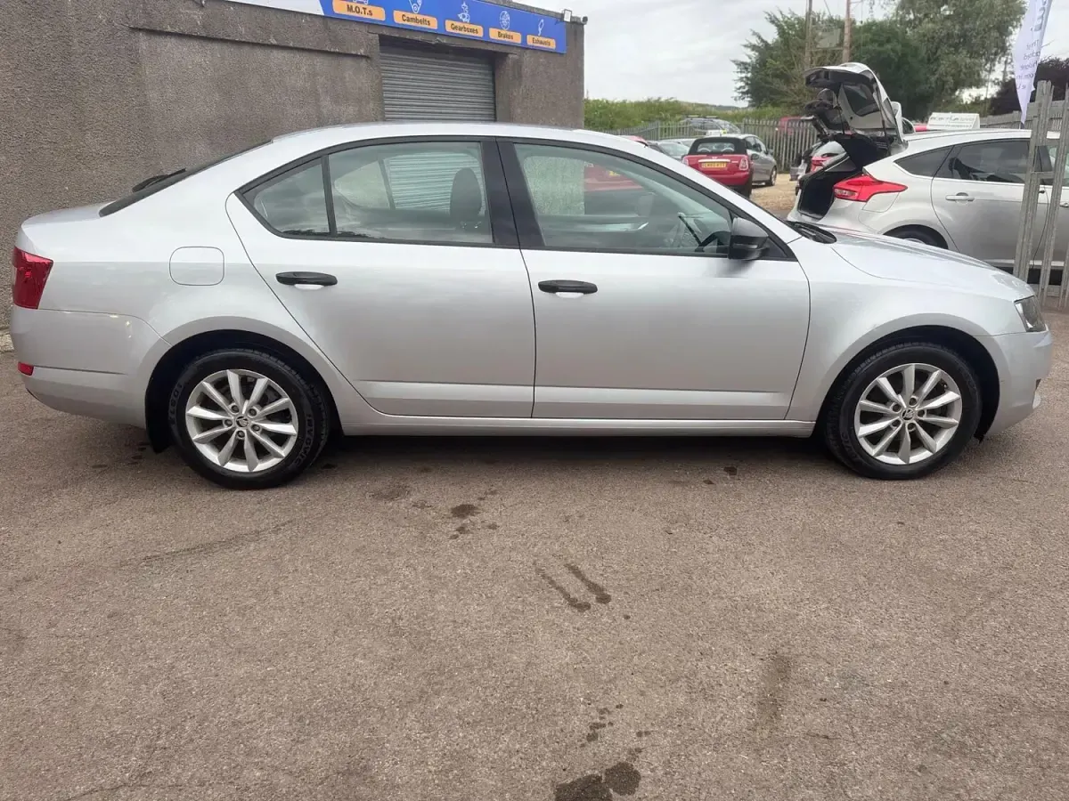 Used Skoda Octavia 2014 Silver Estate