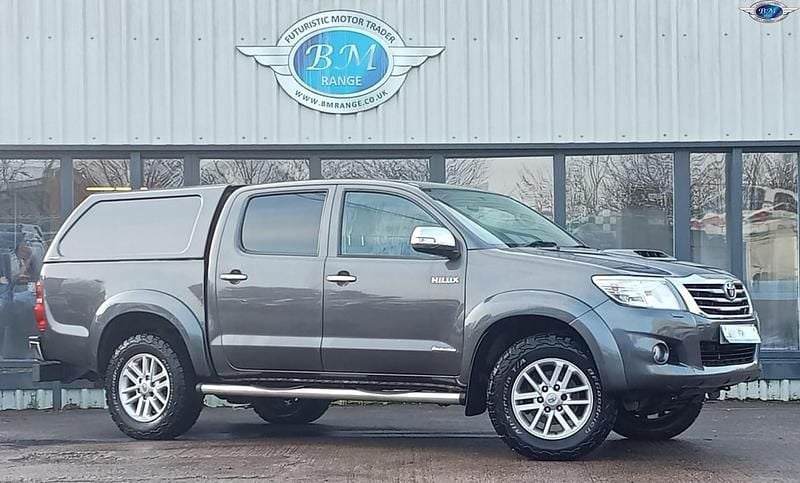 Grey Used 2015 Toyota HiLux Pickup | £7,500 (Fair price) - Image 1/4