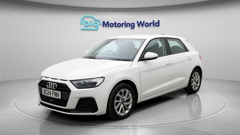 Used Audi A1 Sportback Sport 95 HP (69 kW) 2024 White Hatchback