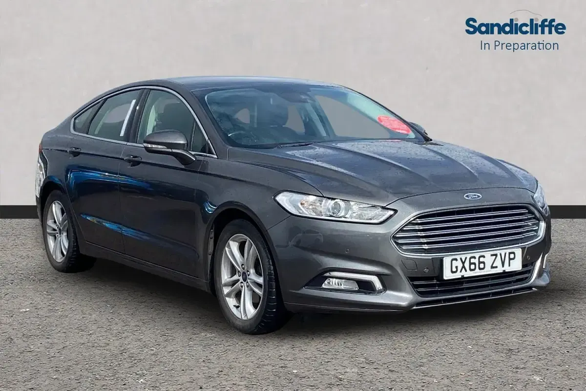 Used Ford Mondeo Zetec 160 HP (117 kW) 2015 Hatchback