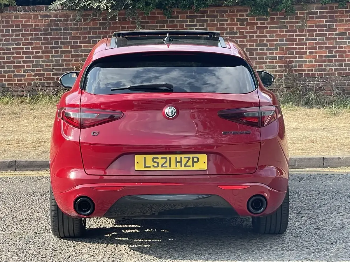 Used Alfa Romeo Stelvio Veloce 276 HP (202 kW) 2021 Red SUV
