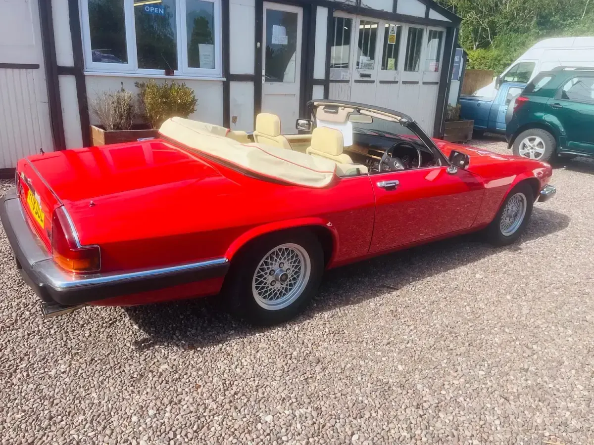 Used Jaguar XJS 284 HP (208 kW) 1989 Red Cabriolet