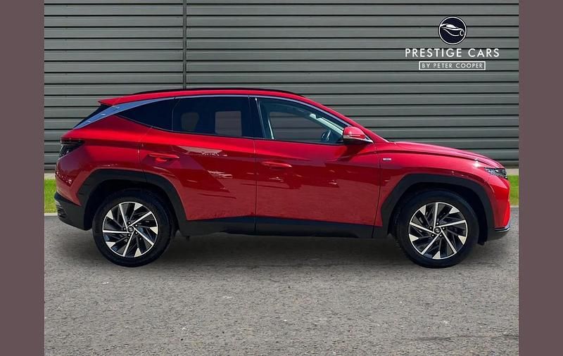Usado Hyundai Tucson Premium 230 CV (169 kW) 2023 Rojo SUV
