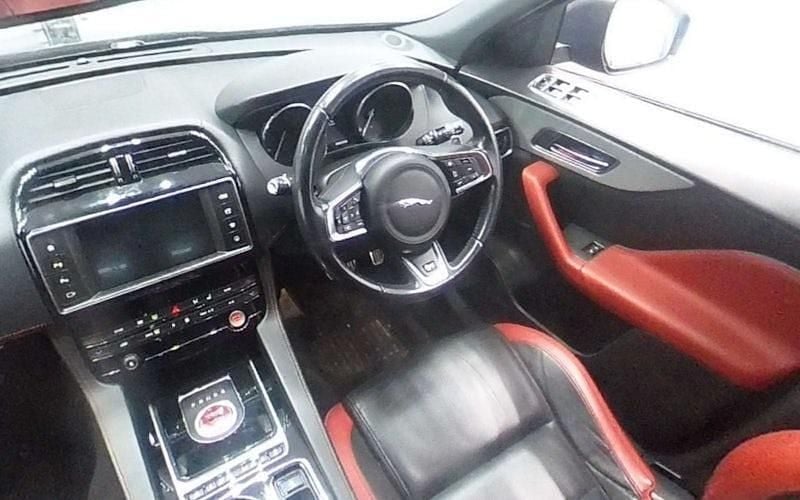 Used Jaguar F-Pace S 300 HP (220 kW) 2020 SUV