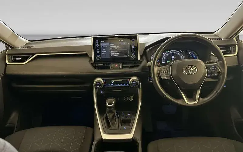 Used Toyota RAV4 218 HP (160 kW) 2022 White SUV
