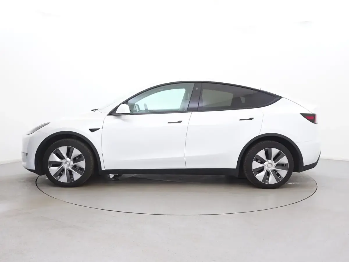 Used Tesla Model Y Long Range AWD 378 kW (514 HP) 2023 White SUV