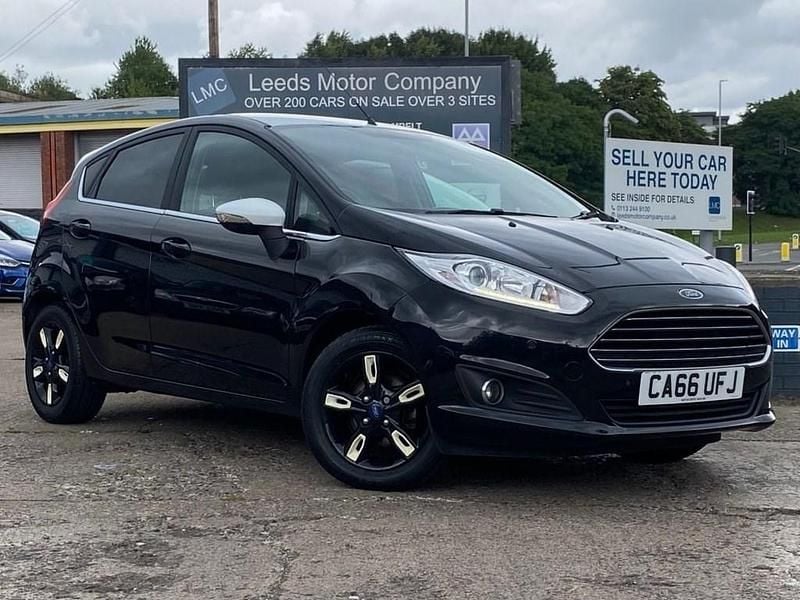 Black Used 2016 Ford Fiesta Zetec Hatchback | £5,295 (Fair price) - Image 1/4
