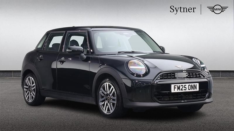 Used Mini Cooper Hatch 113 kW (154 HP) 2025 Black Hatchback