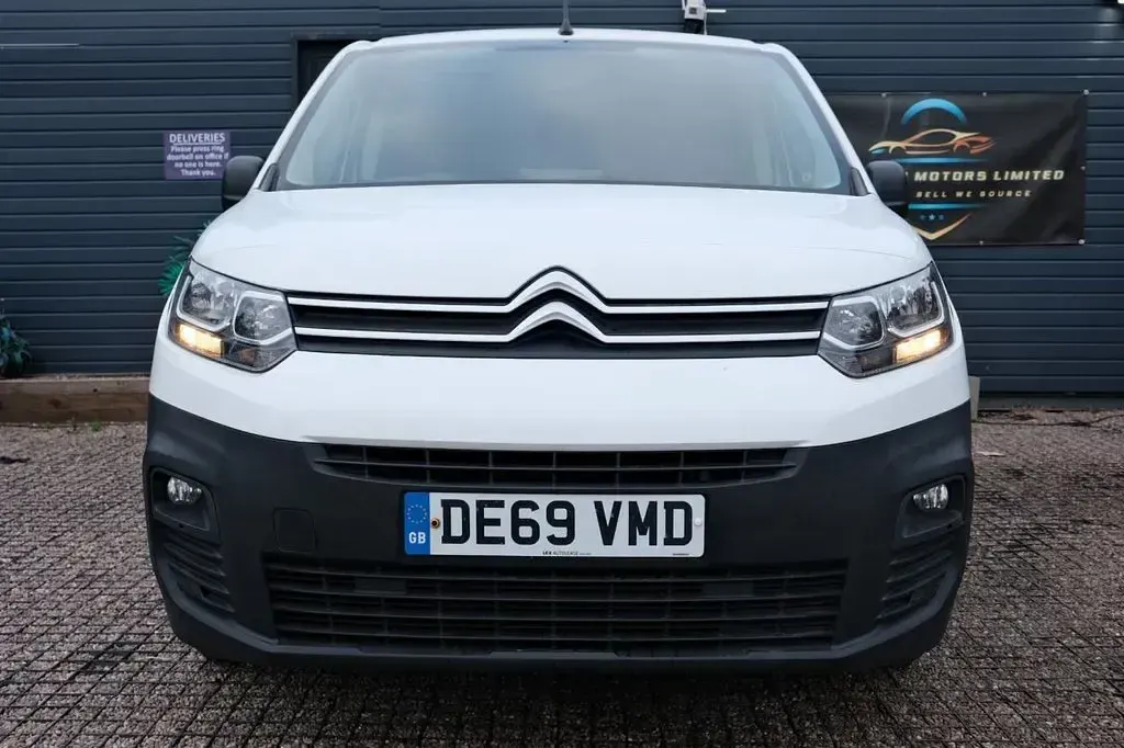 Used Citroën Berlingo 75 HP (55 kW) 2020 White MPV