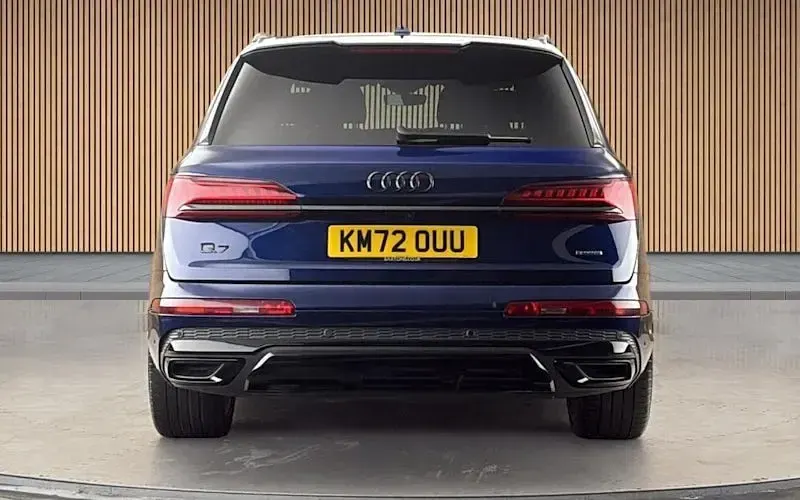 Used Audi Q7 Comfort 286 HP (210 kW) 2023 Blue SUV