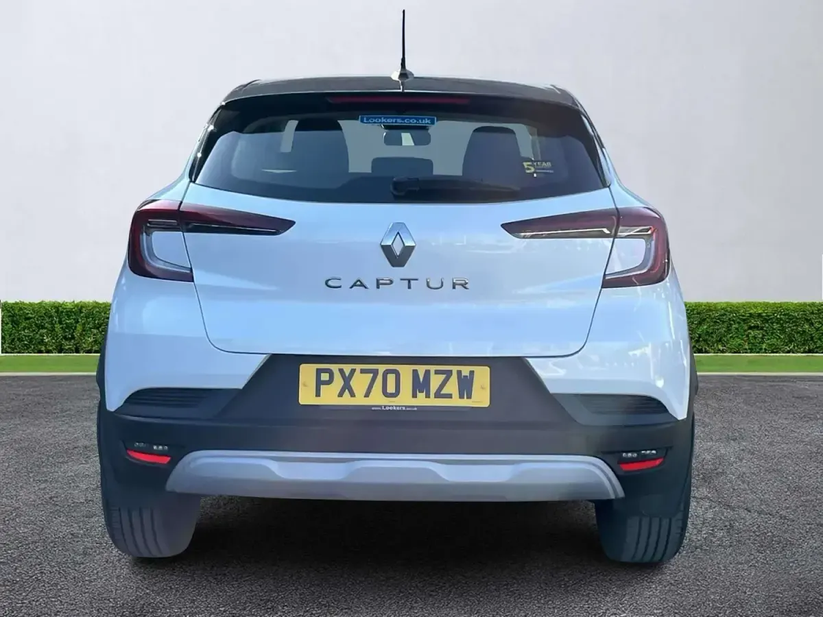 Second-hand Renault Captur Play 100 CP (73 kW) 2020 Alb SUV