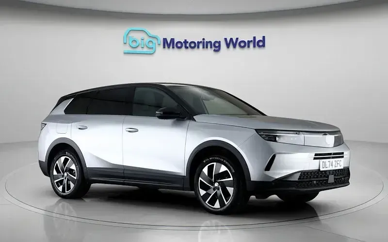 Used Vauxhall Grandland X Ultimate 136 HP (100 kW) 2025 Silver SUV