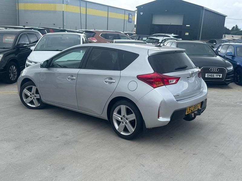 Used Toyota Auris Sport 132 HP (97 kW) 2012 Silver Hatchback