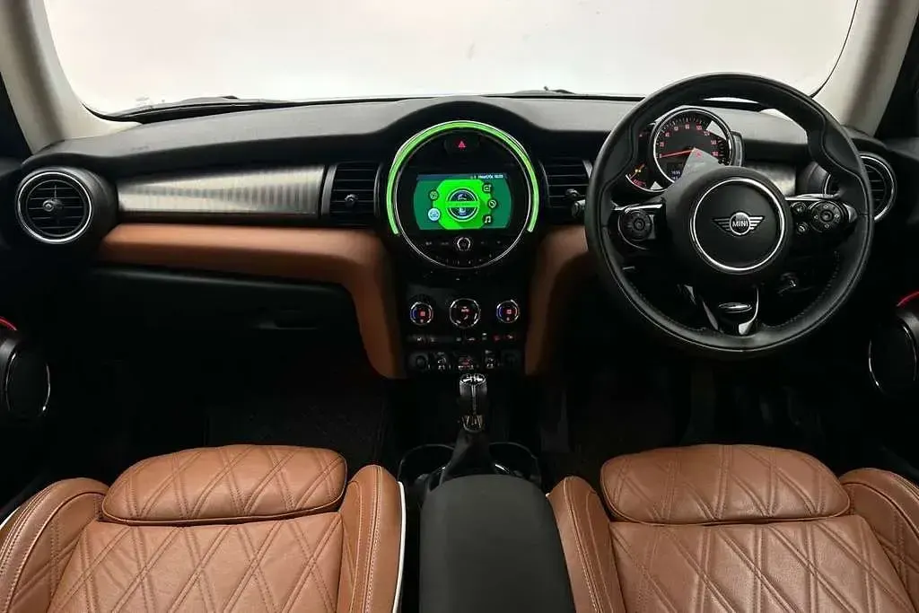Used Mini Cooper S Exclusive 189 HP (139 kW) 2019 Orange Hatchback