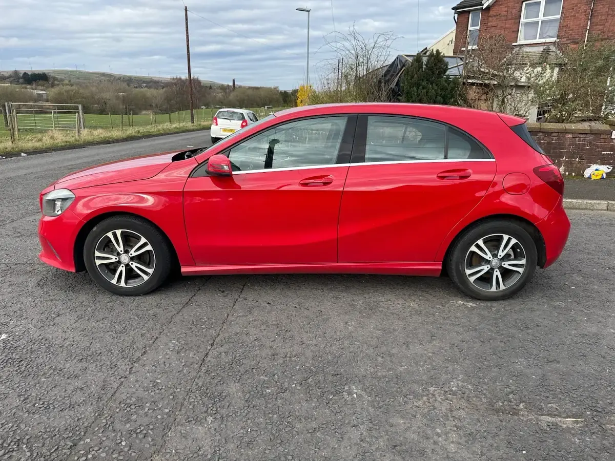 Used Mercedes A160 SE 2017 Red Hatchback