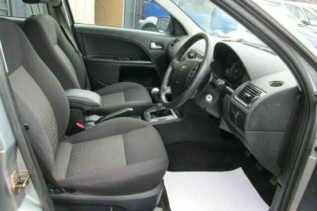 Używany Ford Mondeo 2004 Hatchback