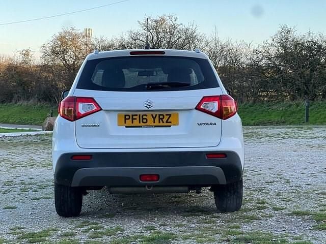 Used Suzuki Vitara SZ4 120 HP (88 kW) 2016 White SUV