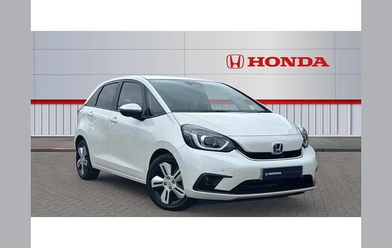 Used Honda Jazz Hybrid 109 HP (80 kW) 2022 White Hatchback