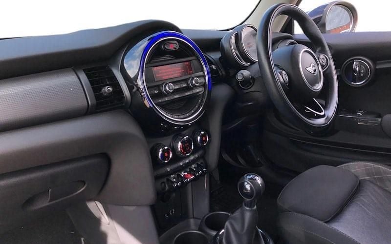 Used Mini Cooper Chili 136 HP (100 kW) 2017 White Hatchback