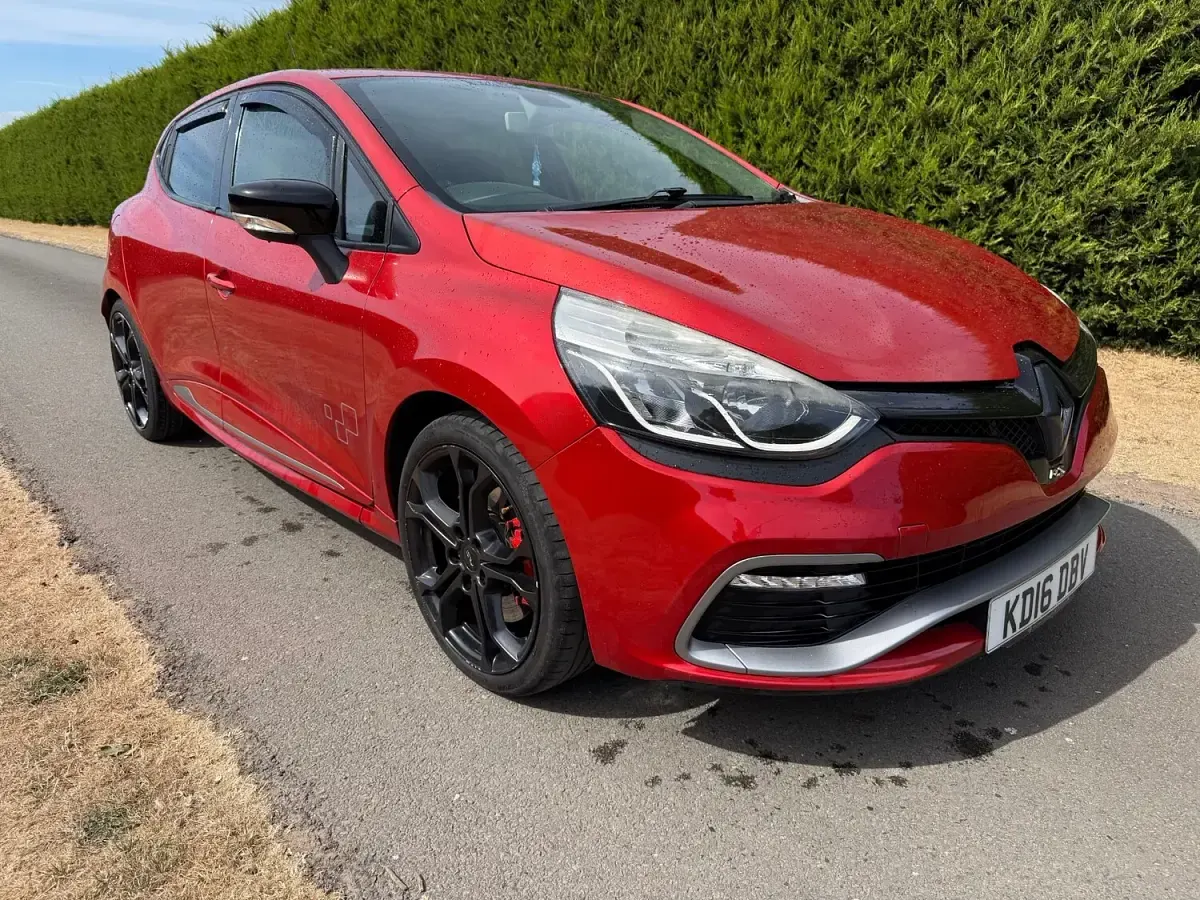 Used Renault Clio 2016 Red Hatchback