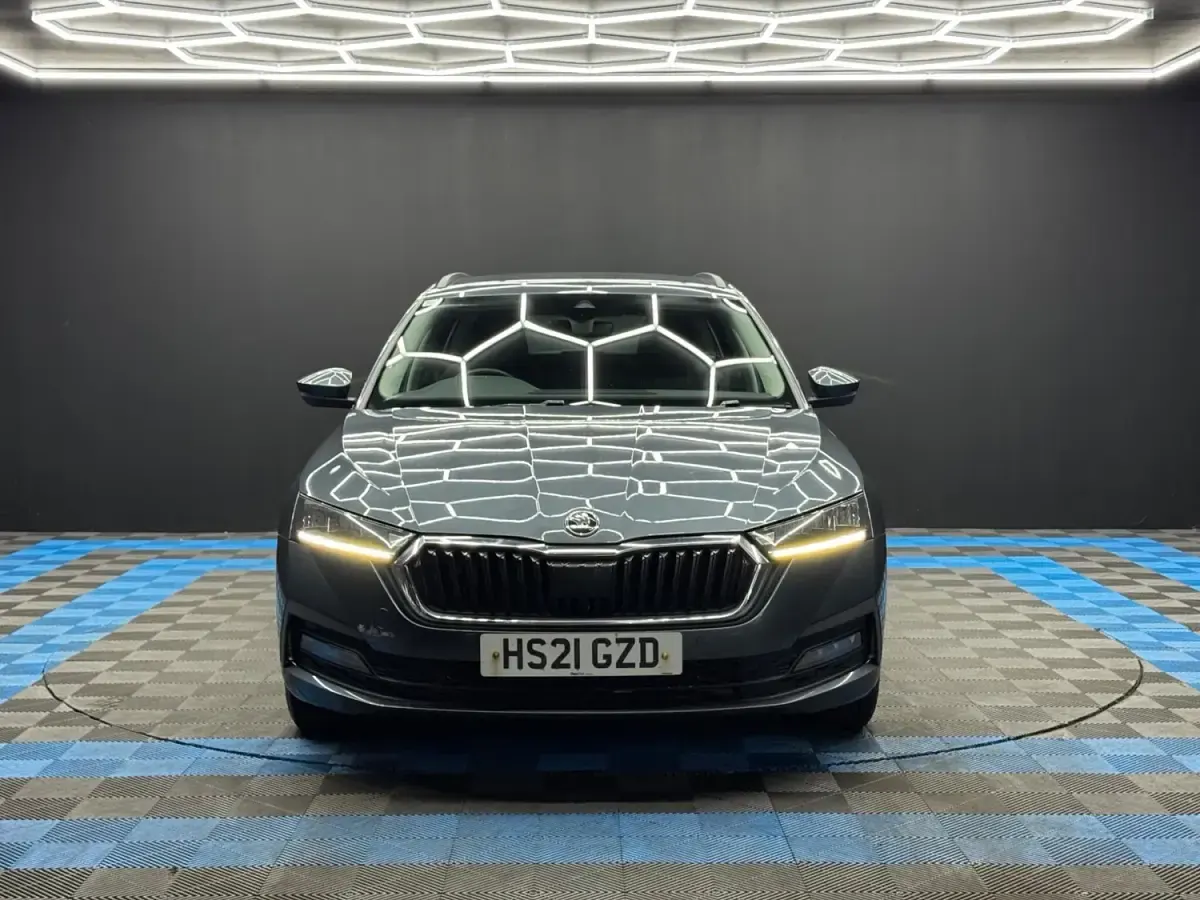 Begagnad Skoda Octavia SE Technology 150 HK (110 kW) 2021 Grå Kombi