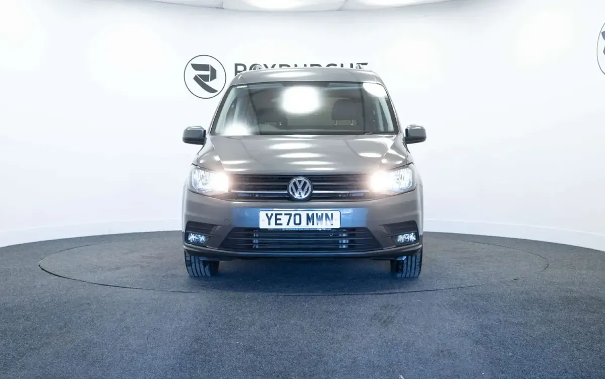 Używany VW Caddy Life 122 KM (89 kW) 2021 Szary Minivan