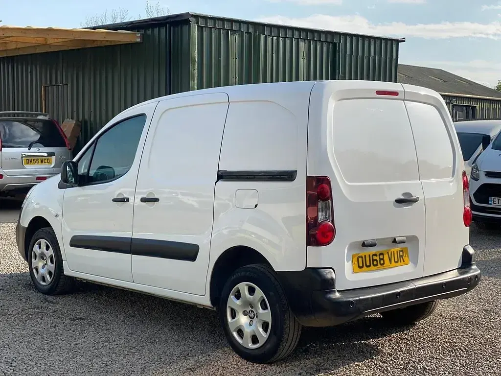 Used Peugeot Partner 2018 White